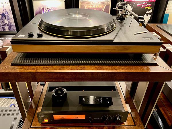  050525.axpona.MoFi MasterPhonoMasterDeckturntable1.jpg